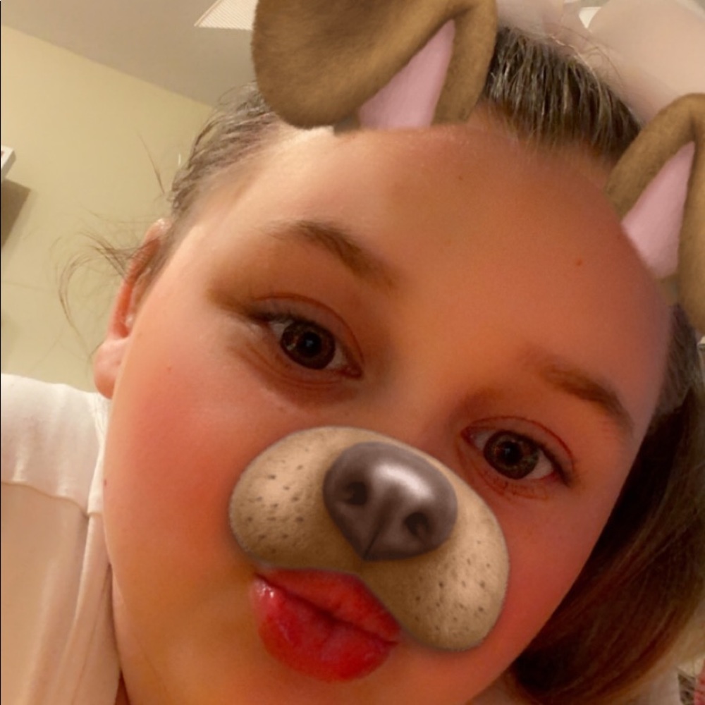 Meet your Posher, Olivia